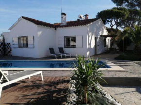Belvilla by OYO Blissful Villa with Private Pool
